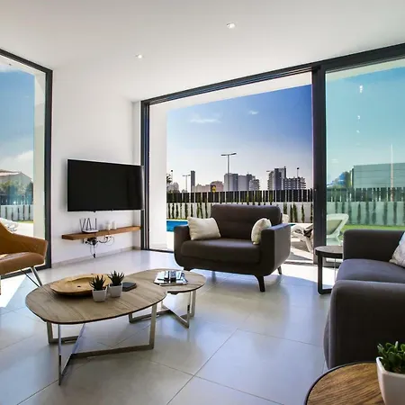 Clem By Aguilarent Calpe